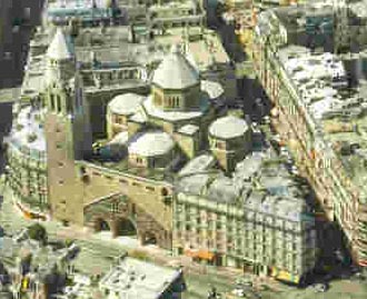Vue aerienne de l’eglise Saint Pierre de Chaillot