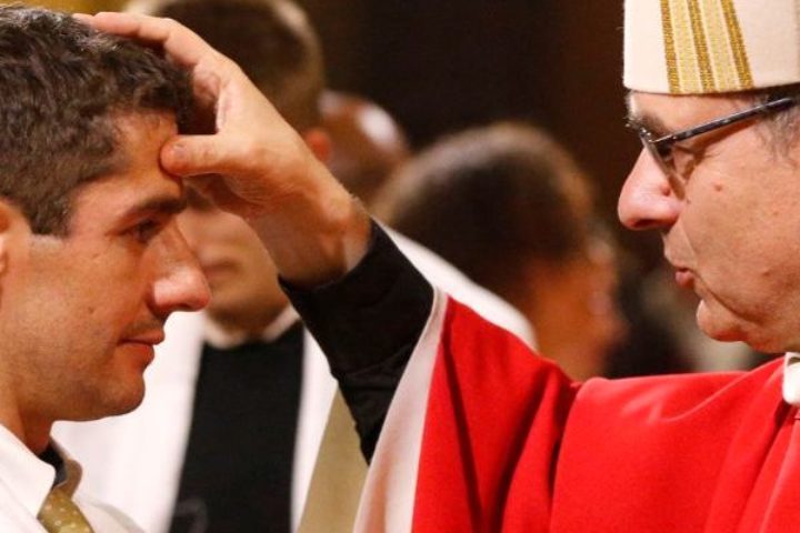 Confirmation, onction du Saint-Chrême